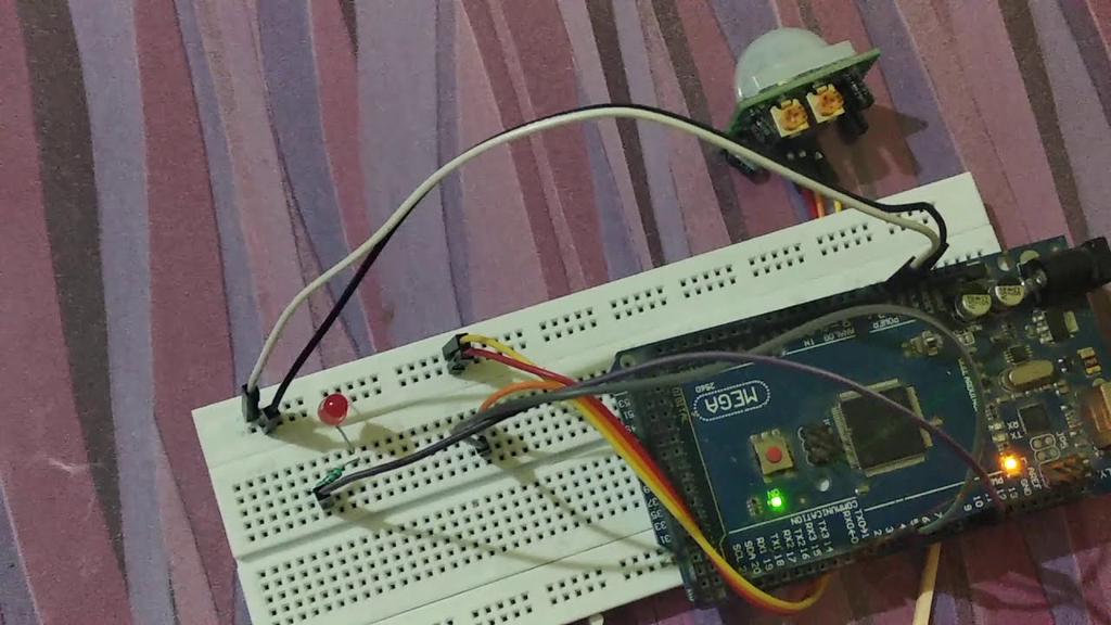 'Video thumbnail for PIR Motion Sensor with Arduino Board'