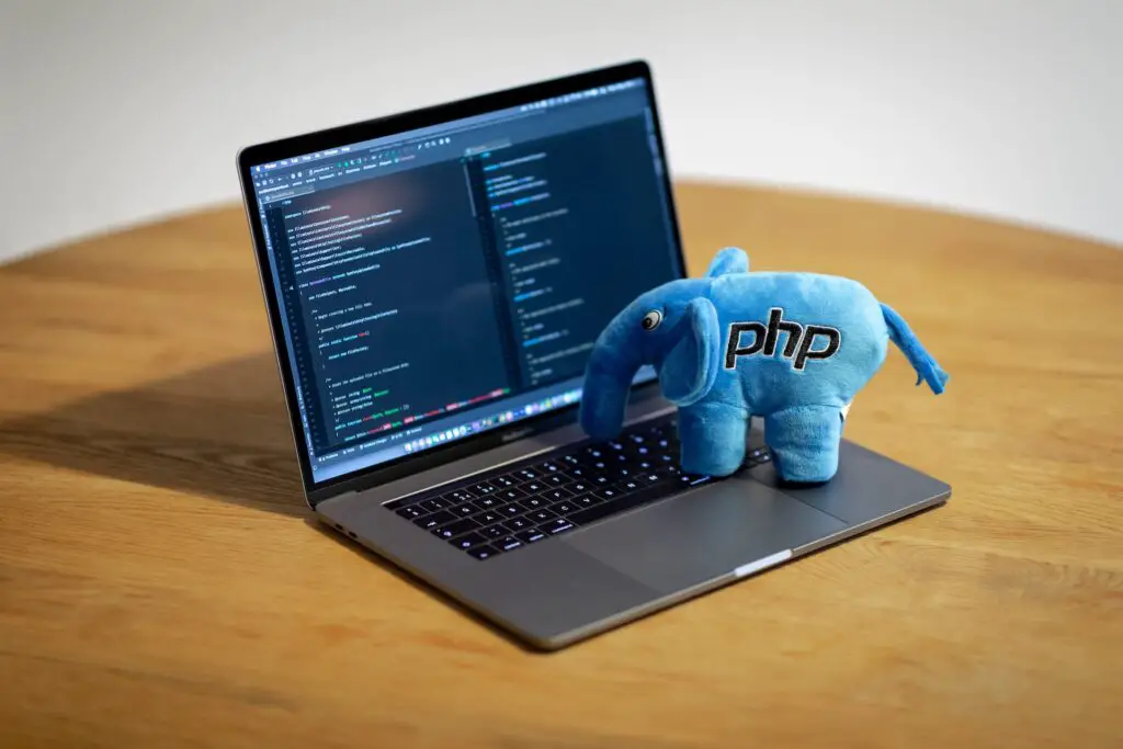 What are the types of operators in PHP
